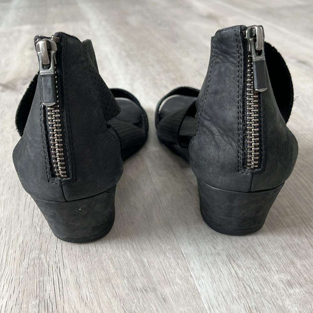Eileen Fisher Kes‎ 2 Sandals Perforated Nubuck Cross Strap Wedge Women’s 8 Black - Picture 9 of 11